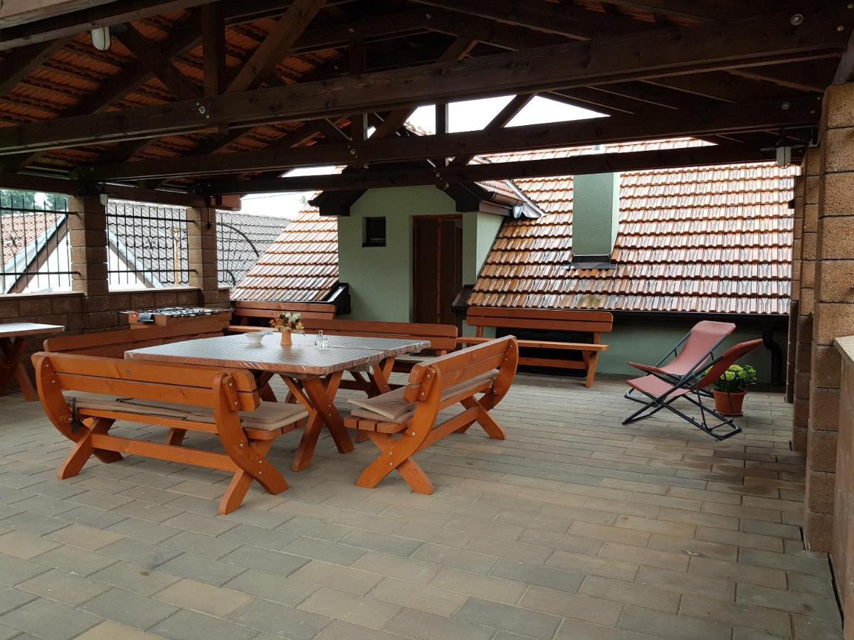 Sklep U Cejku Villa Mutenice Bagian luar foto