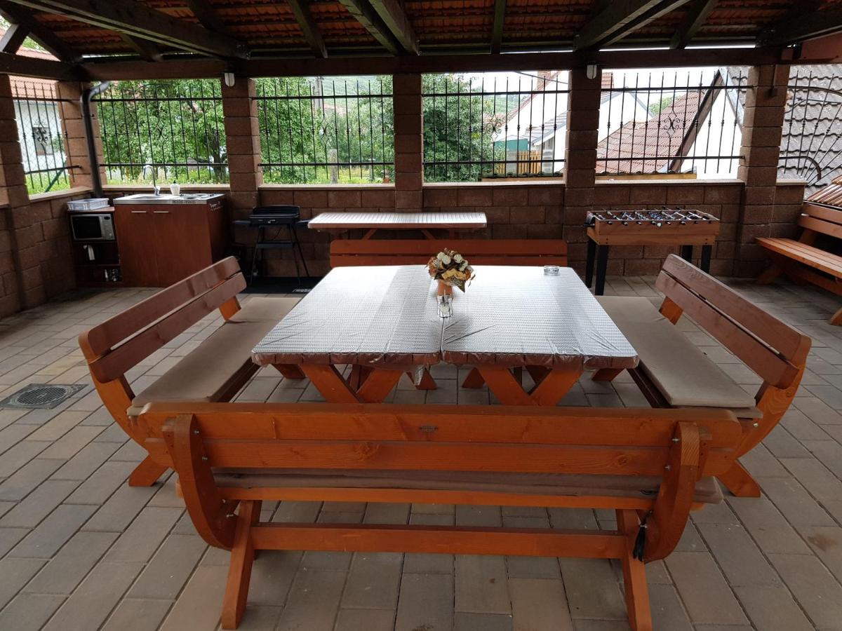 Sklep U Cejku Villa Mutenice Bagian luar foto