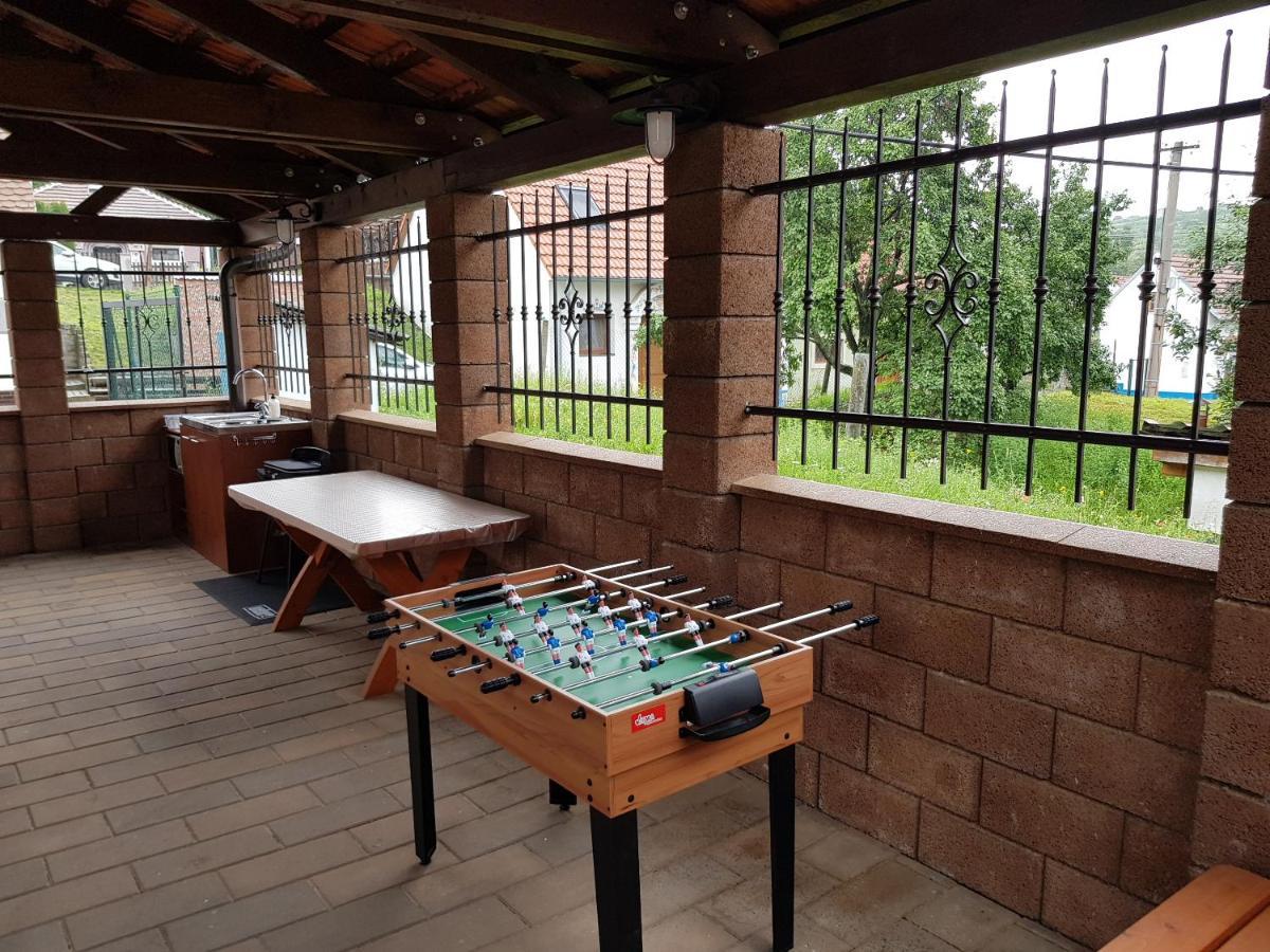 Sklep U Cejku Villa Mutenice Bagian luar foto