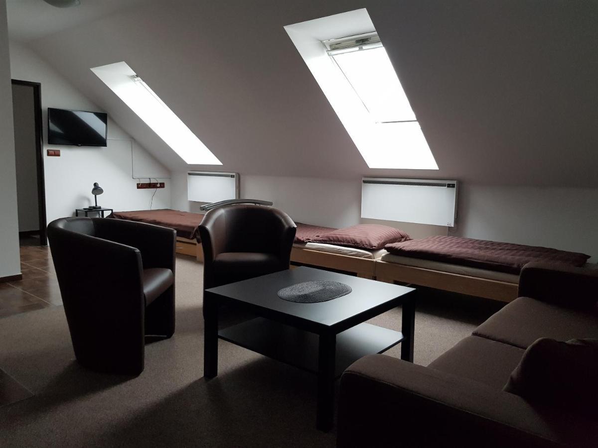 Sklep U Cejku Villa Mutenice Bagian luar foto