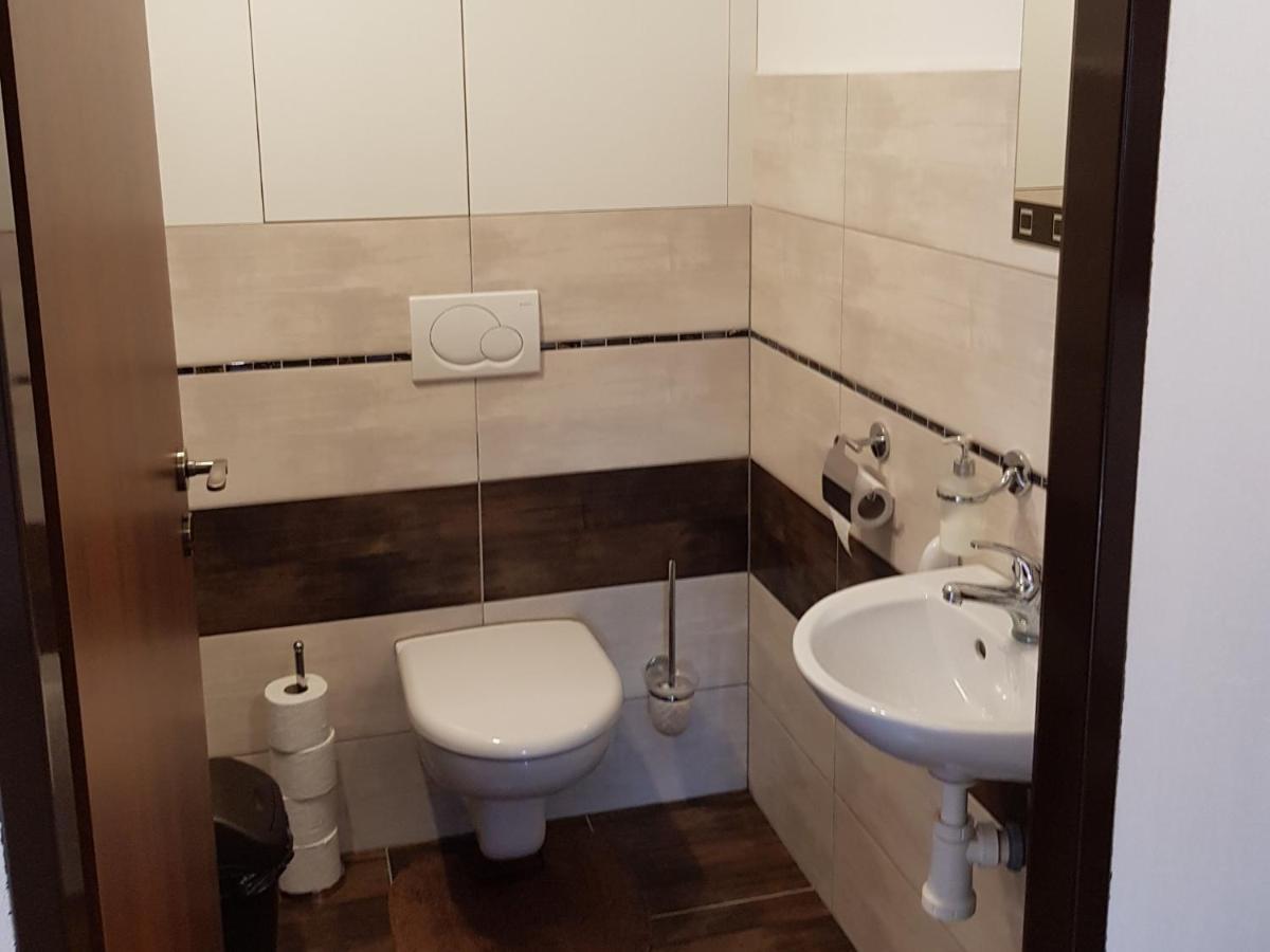 Sklep U Cejku Villa Mutenice Bagian luar foto