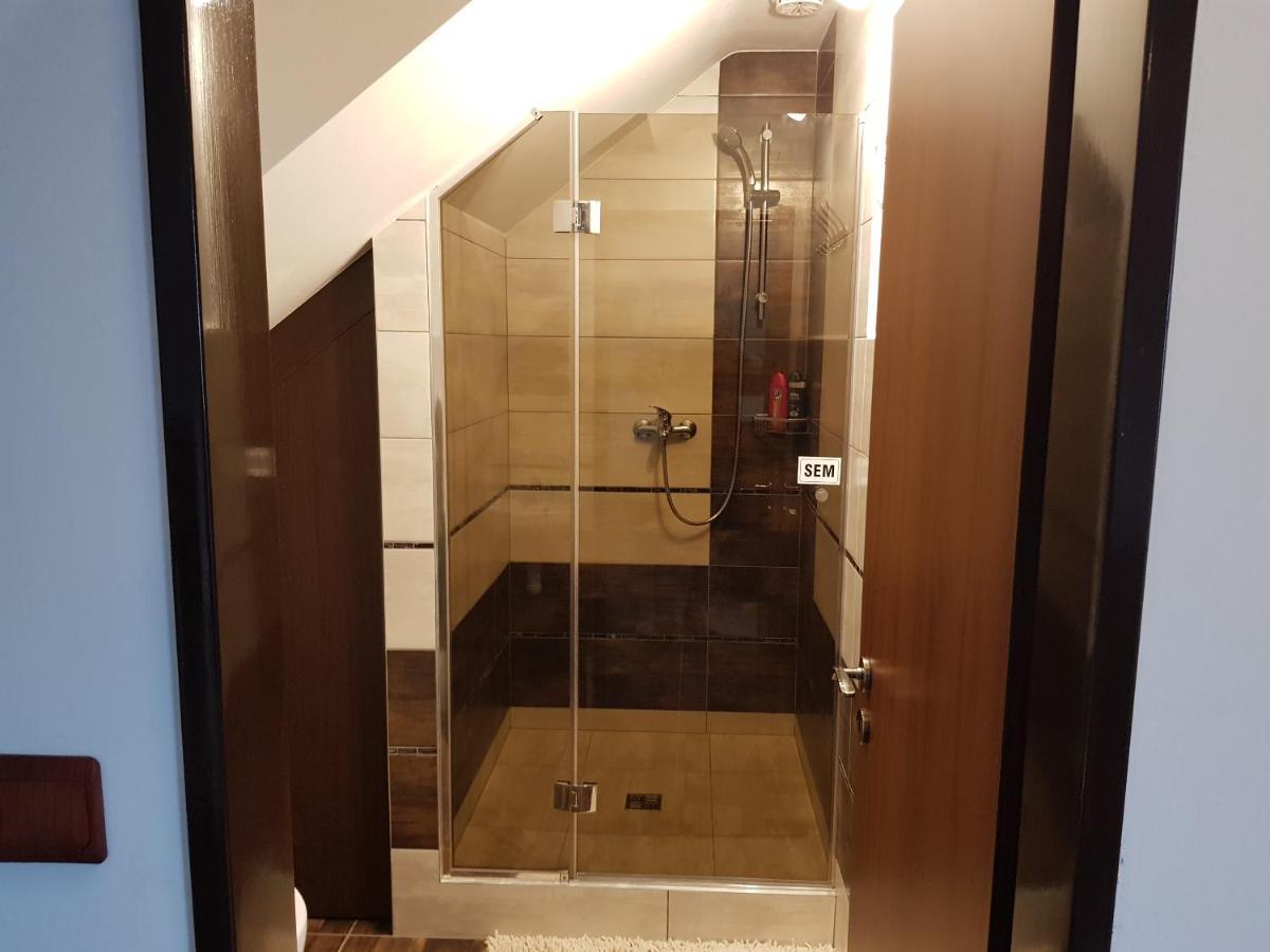 Sklep U Cejku Villa Mutenice Bagian luar foto