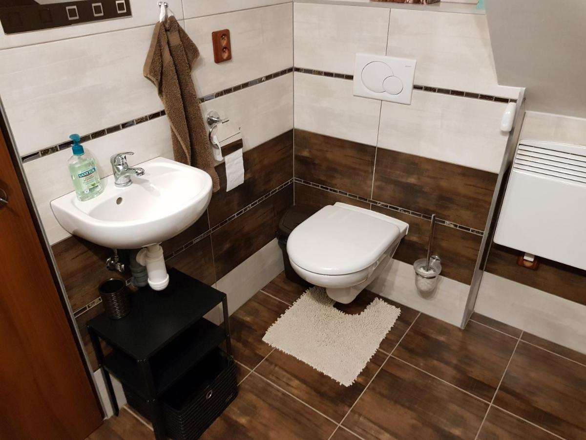Sklep U Cejku Villa Mutenice Bagian luar foto